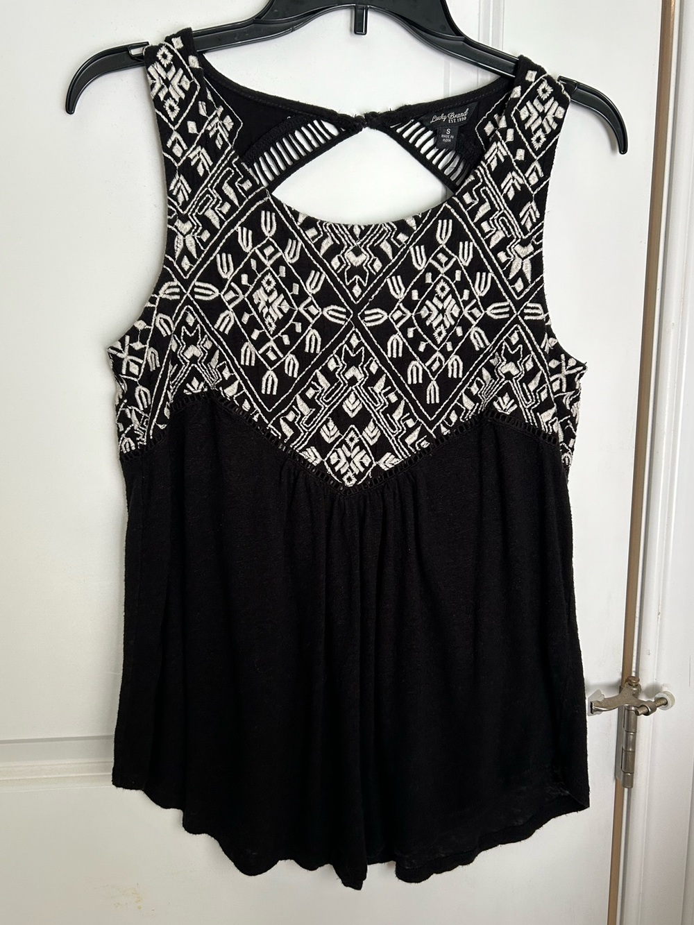 Black Embroidered Sleeveless Camisole with Keyhole Back